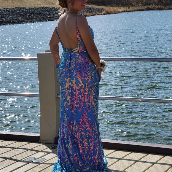 Prom dress - Picture 3 of 3